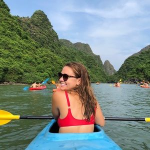 Meet your Posher, Lauren